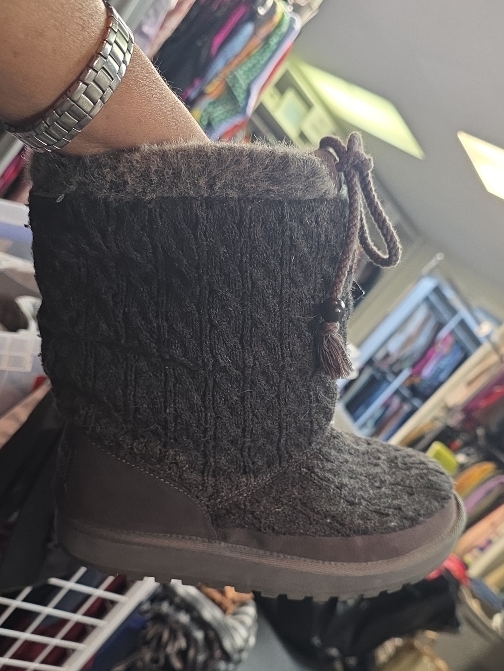 SKETCHERS 2010 Skechers Keepsakes Fur boot features a dark grey cable-knit upper